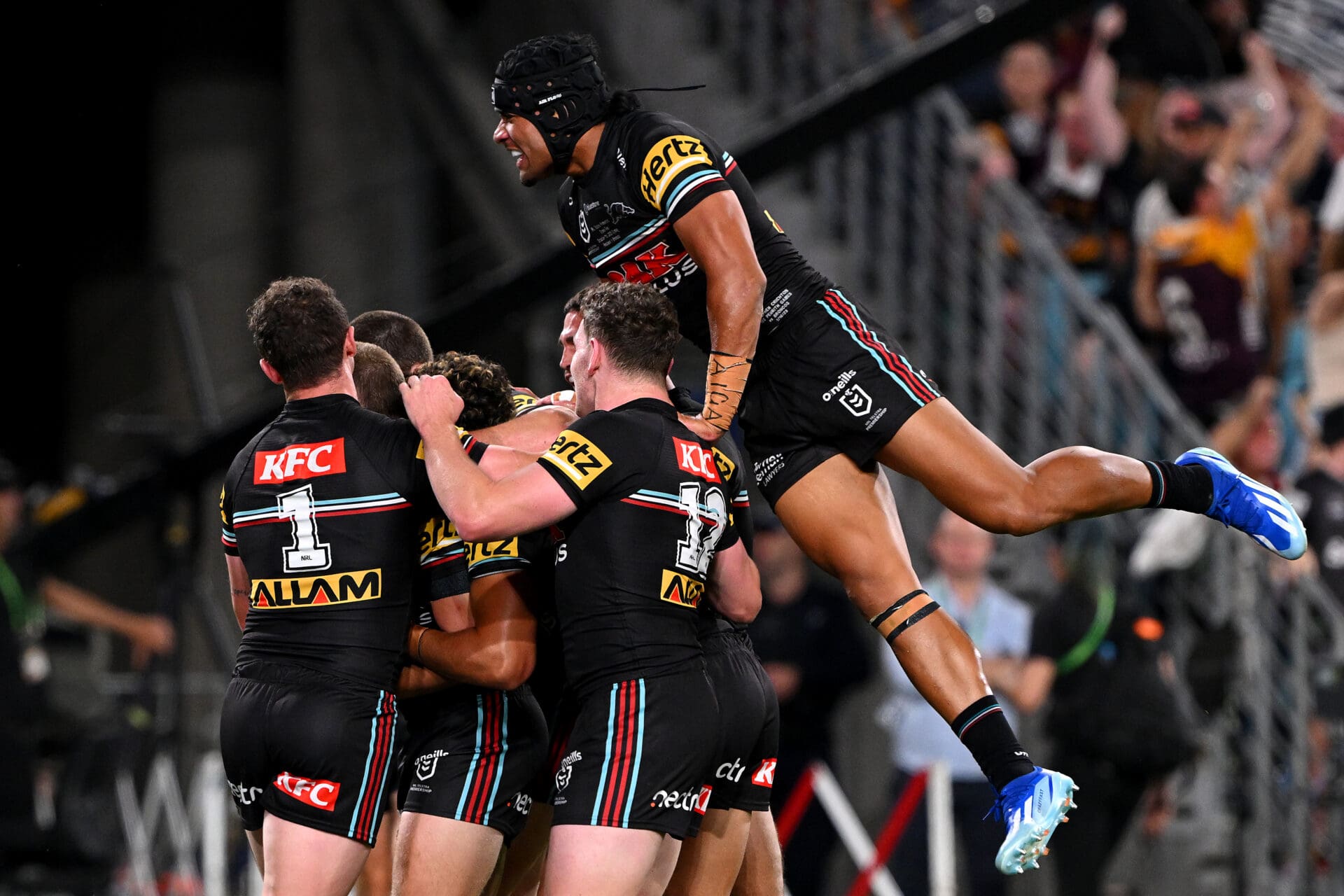 2023 NRL grand final halftime score Penrith Panthers vs Brisbane